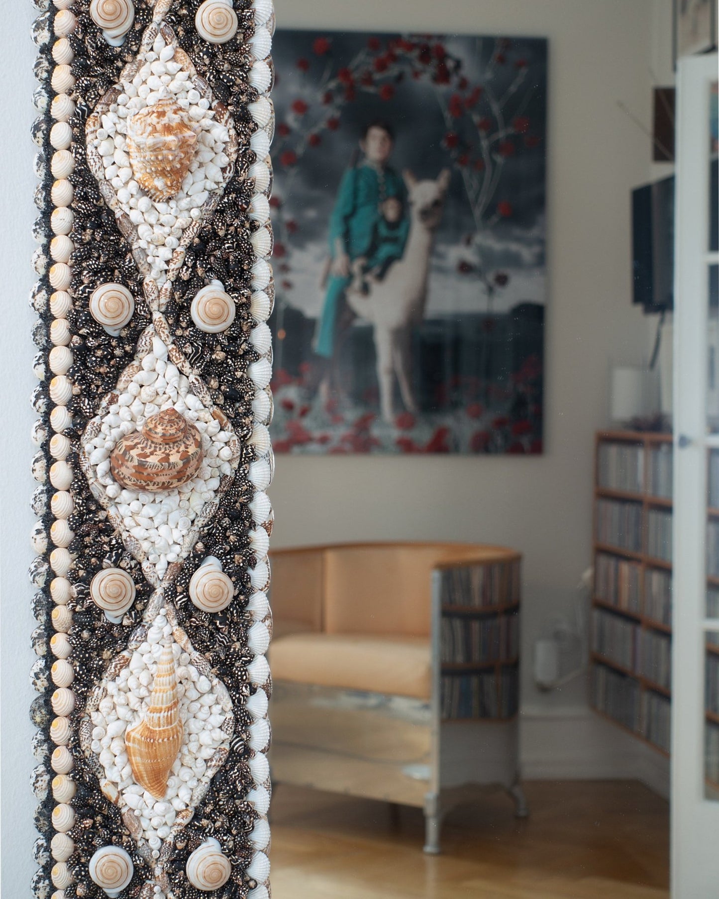 STRICTLY DIVERSE | Shell mirror, 1 of 1 | Shellman | Amsterdam | Natural art from sea and beach