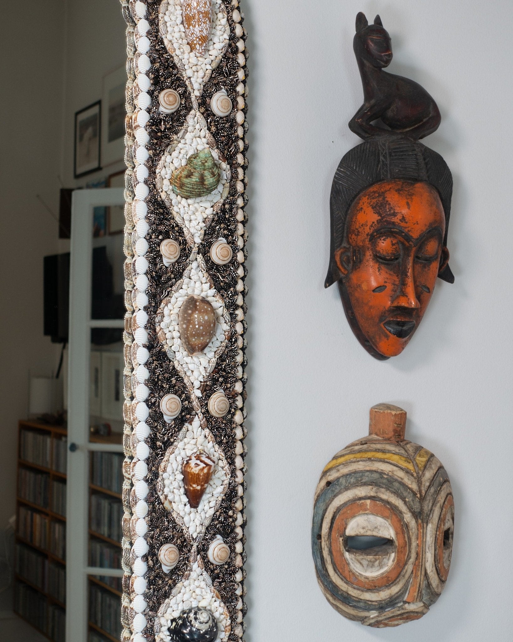 STRICTLY DIVERSE | Shell mirror, 1 of 1 | Shellman | Amsterdam | Natural art from sea and beach